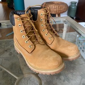 Timberland Womens boots size 10